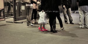 800px-Pink_high-heels_Helsinki_2008