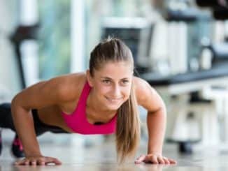 woman doing push ups