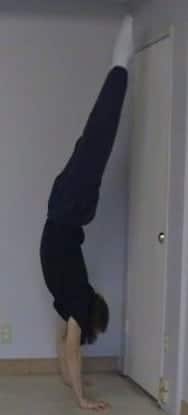 wall-balancing-handstand