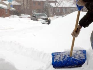 How to Shovel Without Hurting Your Back
