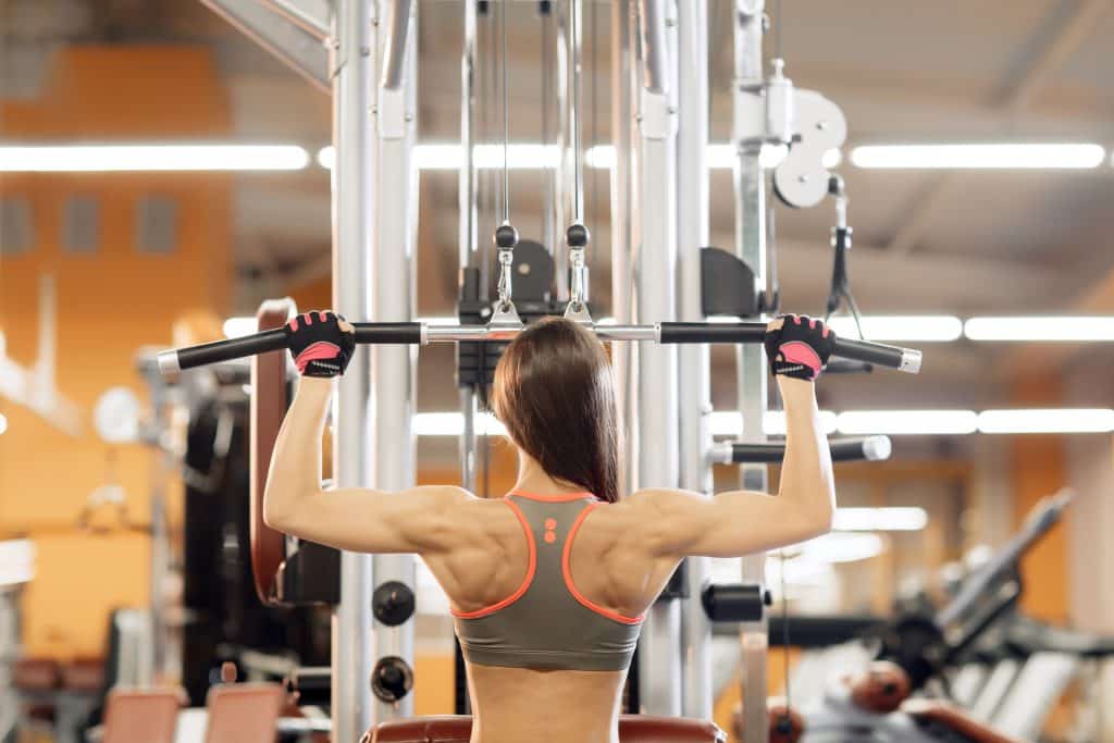 young-woman-working-lat-pulldown