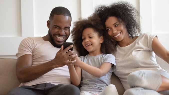 happy-family-using-smartphone_Rapidly Calm the Mind