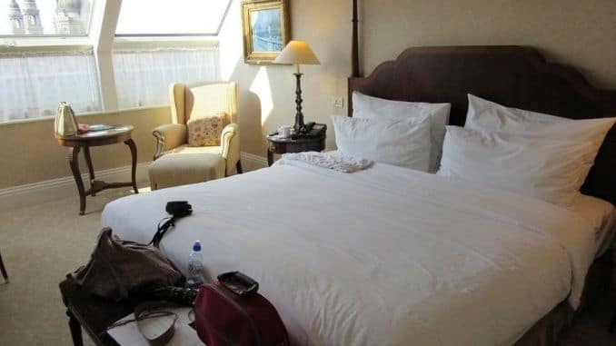 hotel-room - Easy Hacks to Your Hotel Room