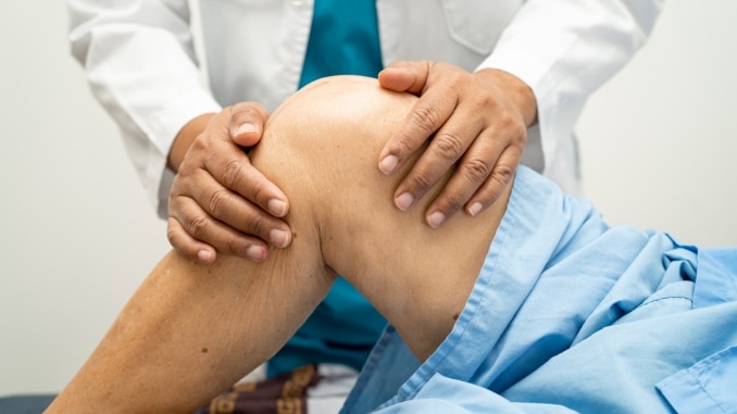 When to See a Doctor for Knee Pain