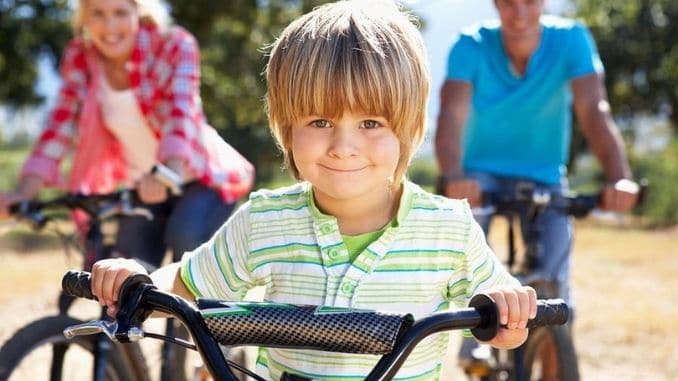 Young-family-biking