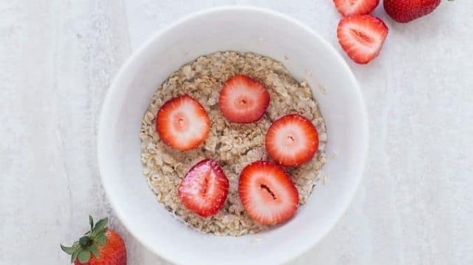 oat-strawberries-Reduce Your Risk Of Heart Disease 