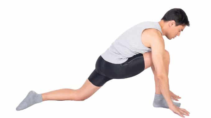 male-activewear-stretching-psoas-muscle