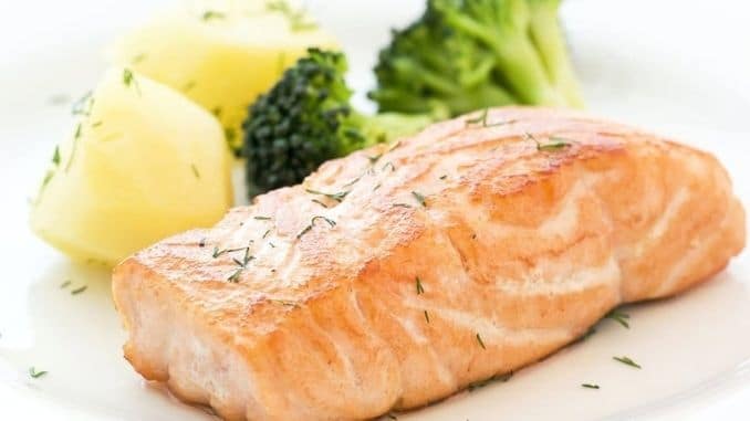 Salmon-with-Broccoli
