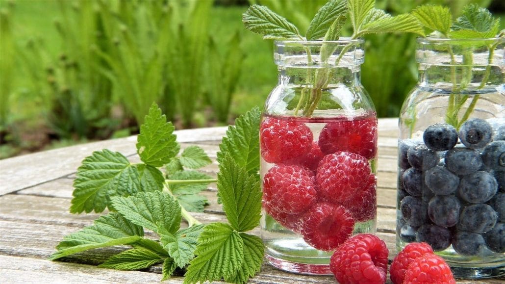 water-fruits-raspberries