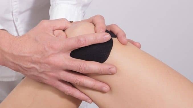knee-taping-massage