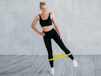 5 Easy Resistance Band Exercises to Build Muscle and Strength