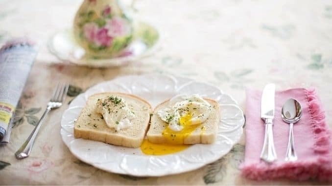 poached-eggs-on-toast