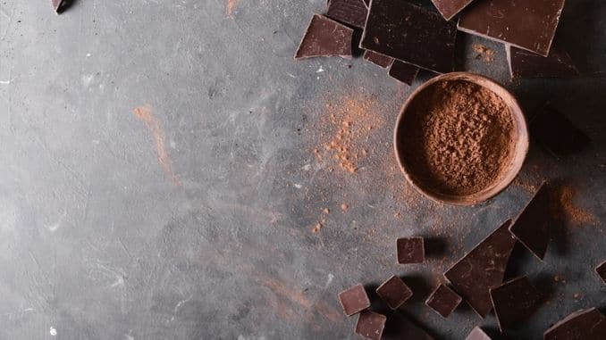 Chocolate-chunks-and-cocoa-powder