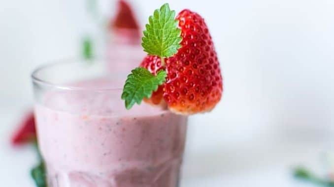 milkshake-beverage-strawberry-drink
