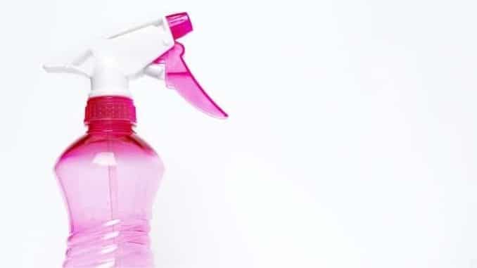 spray-bottle-cleaning