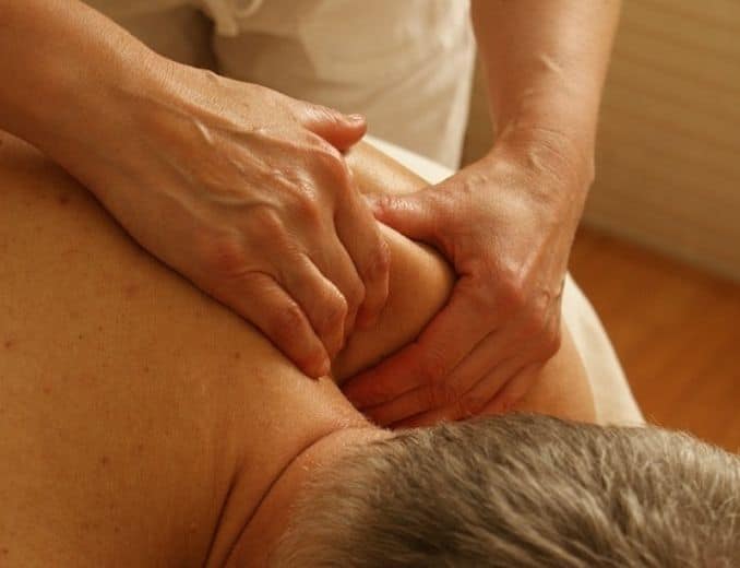 shoulder-relaxation-massage