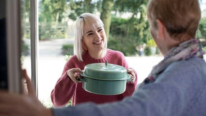 bringing-meal-neighbour - How to Care for a Grieving Friend