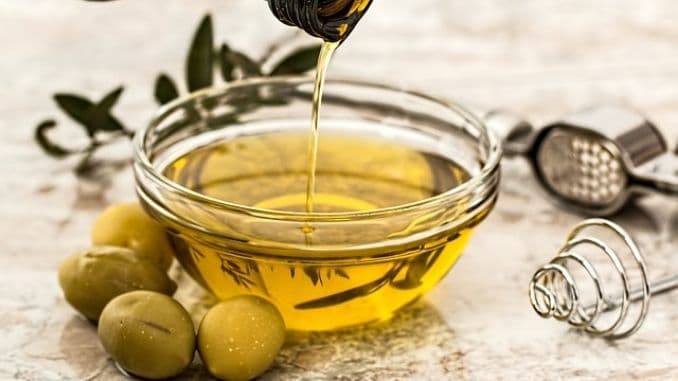 olive-oil-salad-dressing - What Can You Eat on the Keto Diet