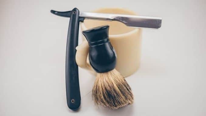 straight-razor-kit - Ways to Use Baking Soda in Your Personal Care Routine