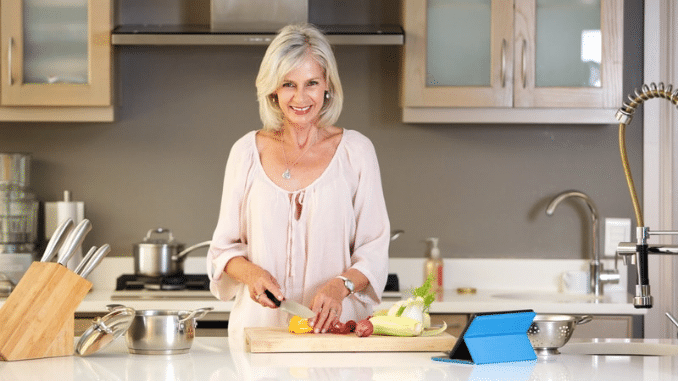 The-Pros-and-Cons-of-a-Keto-Diet-for-Menopausal-Women