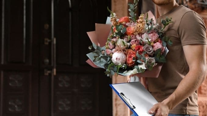Delivery-man-flower-bouquet