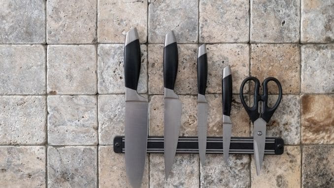 cooking-knives-and-scissors