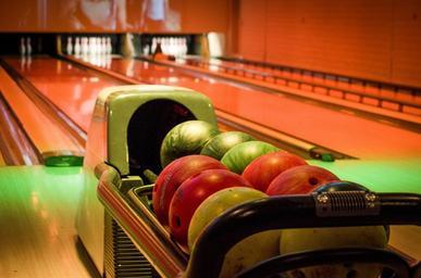 bowling-alley-balls-co…s-playing
