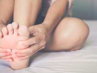 6 Ways to Soothe Foot Pain