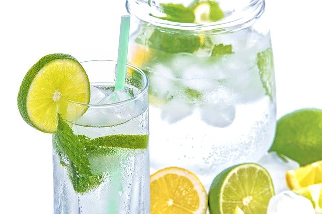 mineral-water-lime-mint-glass