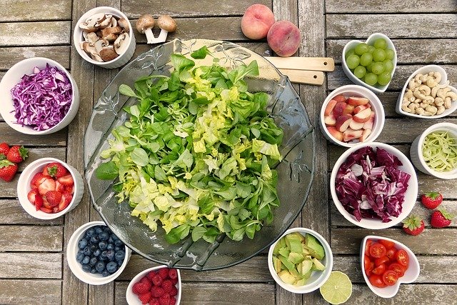 salad-fruits-berries