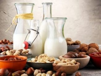 The Pros and Cons of 7 Types of Alternative Milks
