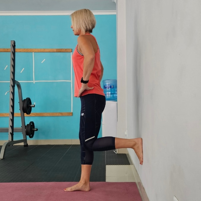 Standing Knee Flexion