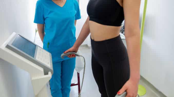 woman-undergoes-a-body-composition woman-undergoes-a-body-composition